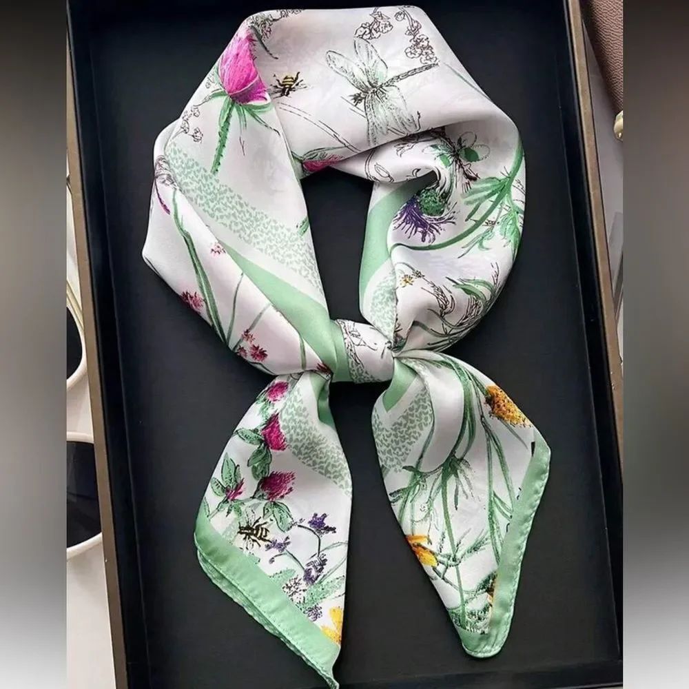 Floral Print Scarf in Green N1407